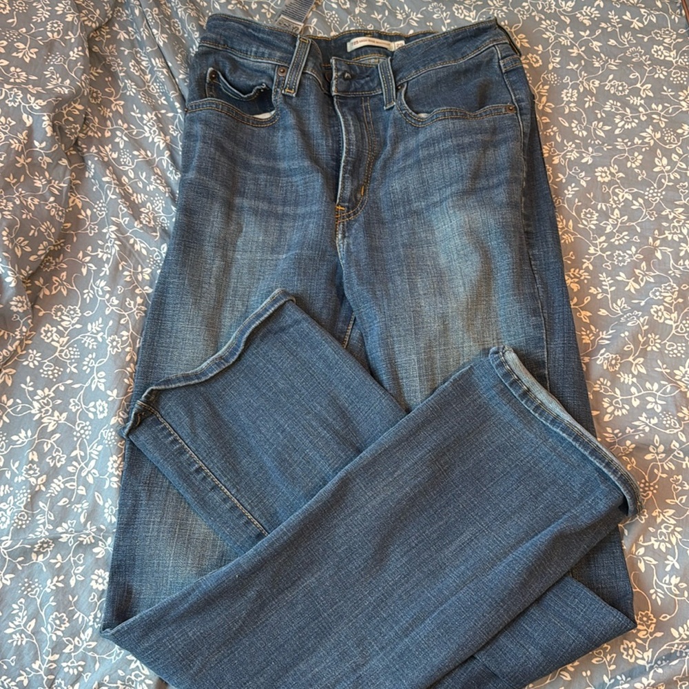 High rise bootcut Levi’s jeans
